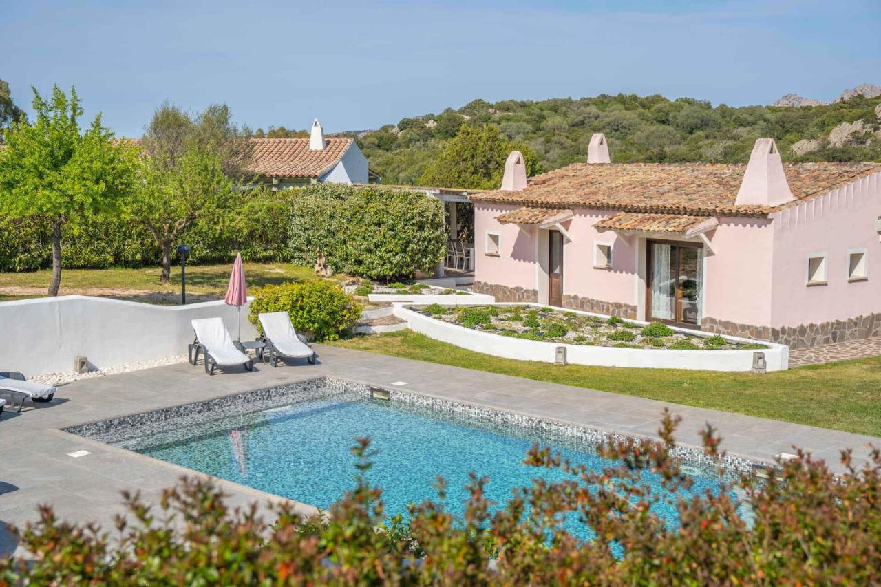 Villa with Garden View