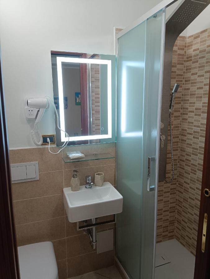 Twin Room with Bathroom