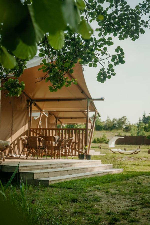 B&B Łowyń - Freedolina Glamping - Bed and Breakfast Łowyń