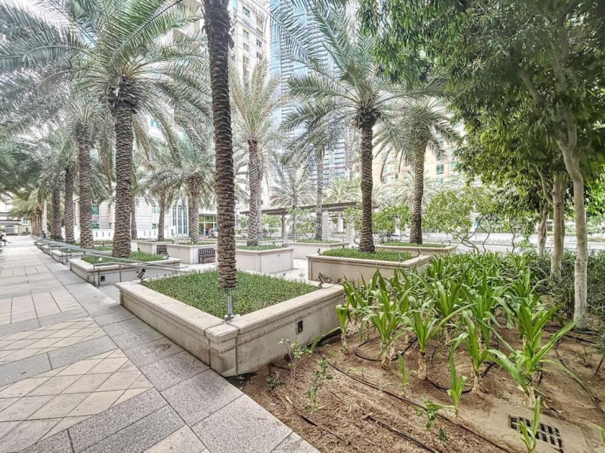 Vacationer Holiday Homes I Appealing 2 Bed I Iconic Location in Dubai Marina - B&B Dubai