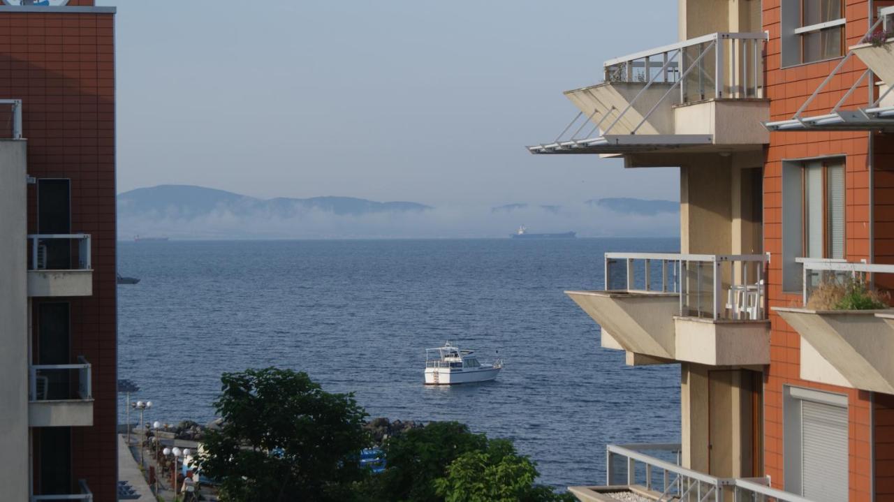 Cozy apartment with sea view and free parking - Ferienwohnung