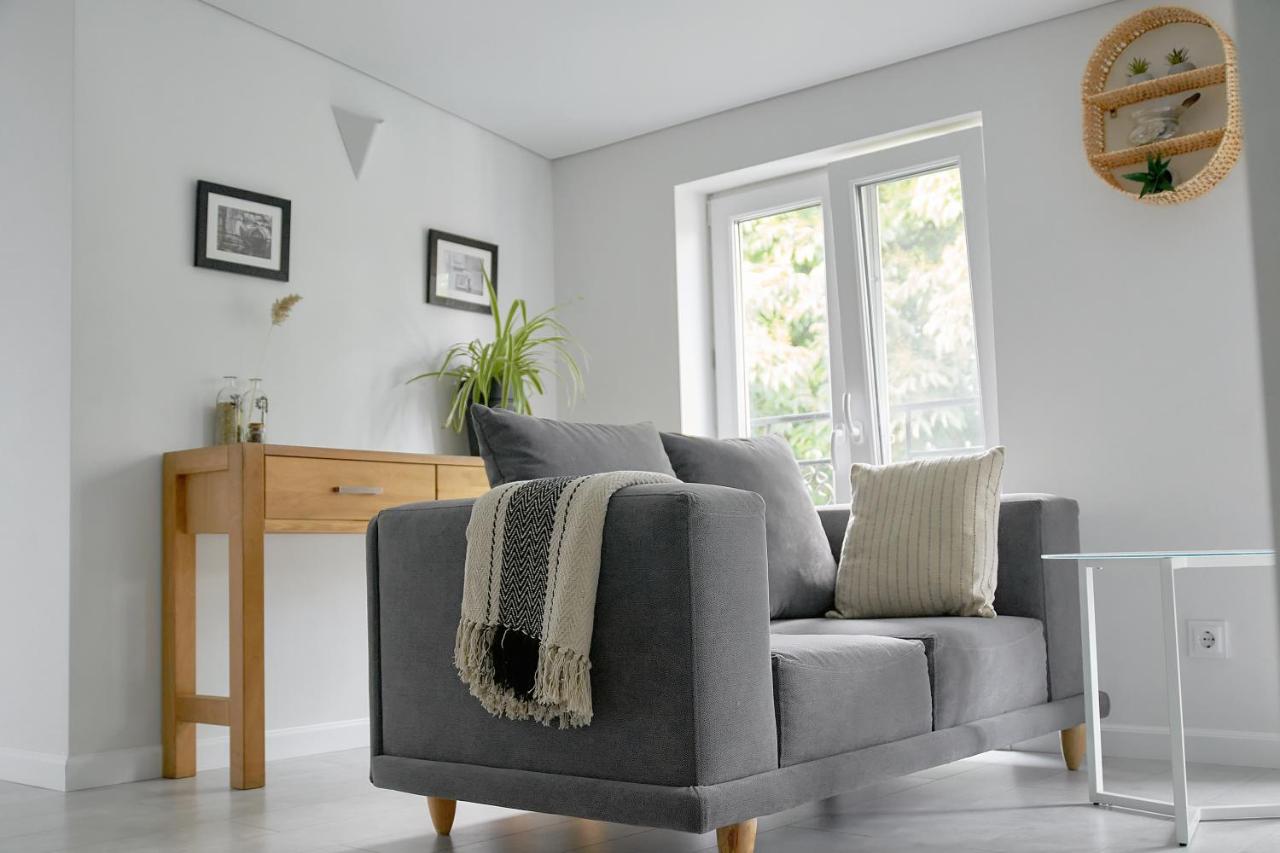 White Door Apartments Heart of Odessa 4 - Bed and Breakfast Odessa