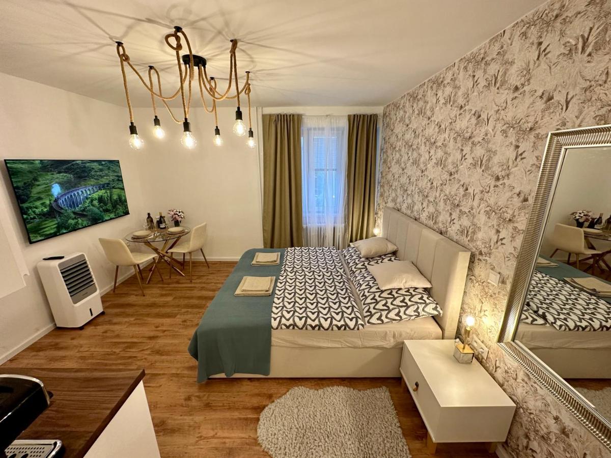 B&B Bratislava - CASTLE HILL apt in Old Town of Bratislava with free parking - Bed and Breakfast Bratislava