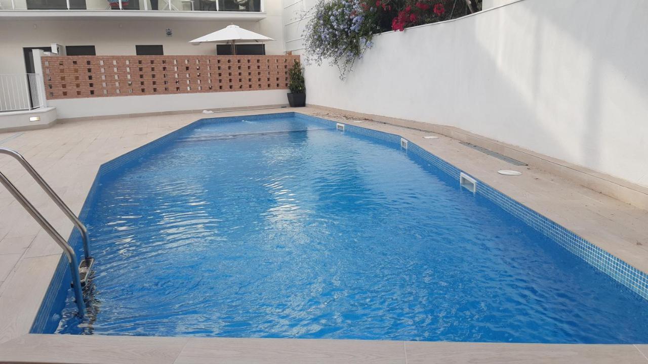 New beside Sitges with pool beside beach - B&B Vilanova i la Geltrú