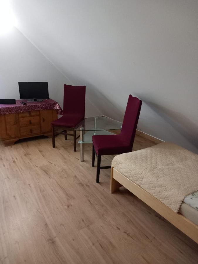 Dreibettzimmer mit eigenem Bad