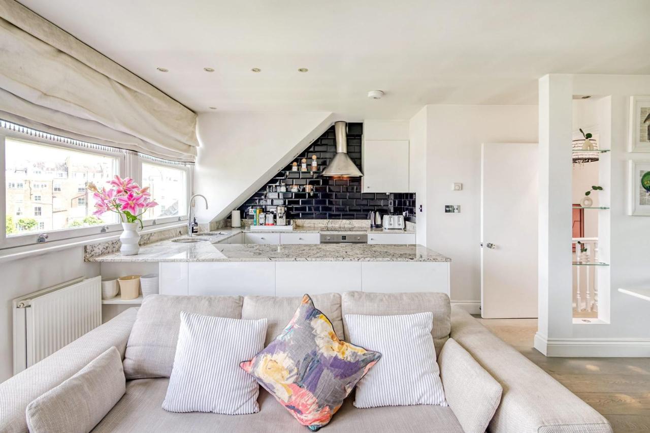The Luxury 'Treehouse' - One bed Little Venice - B&B
