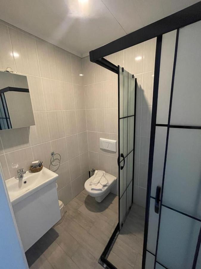 Camera Matrimoniale con Vista Giardino