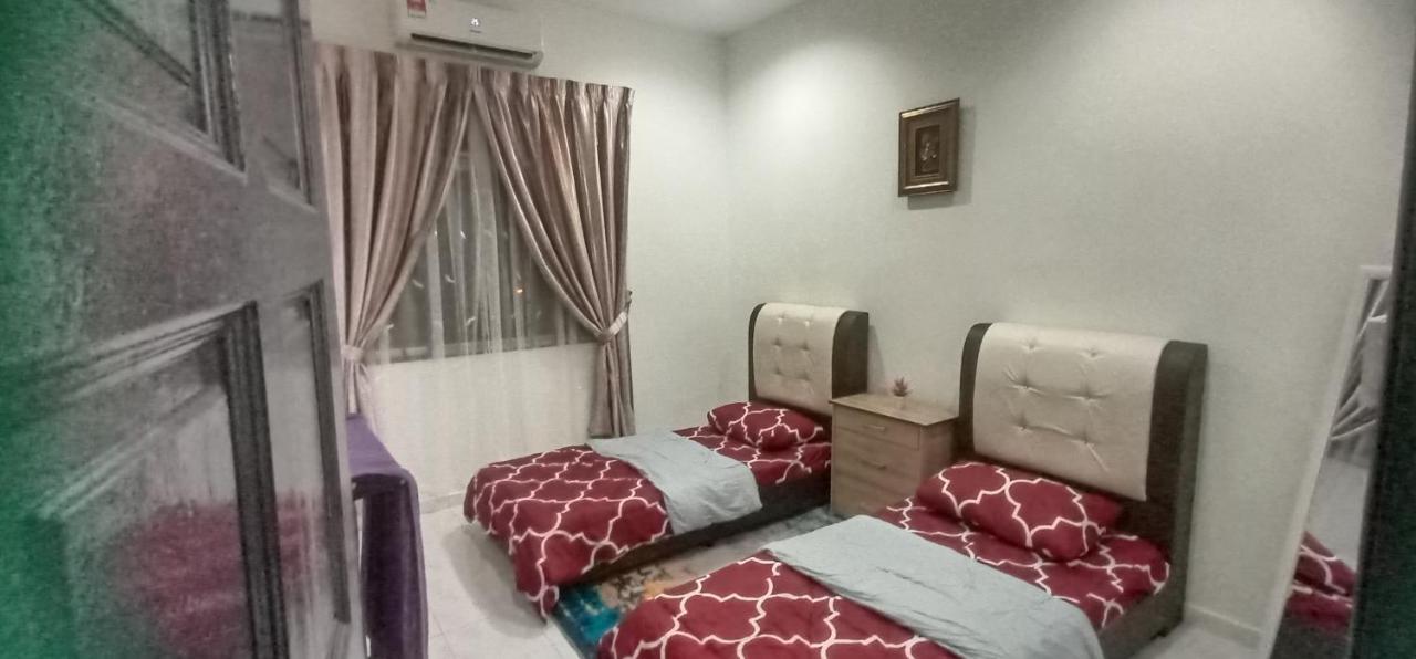 B&B Batu Pahat - Aaira Sophea Islamic Homestay - Bed and Breakfast Batu Pahat