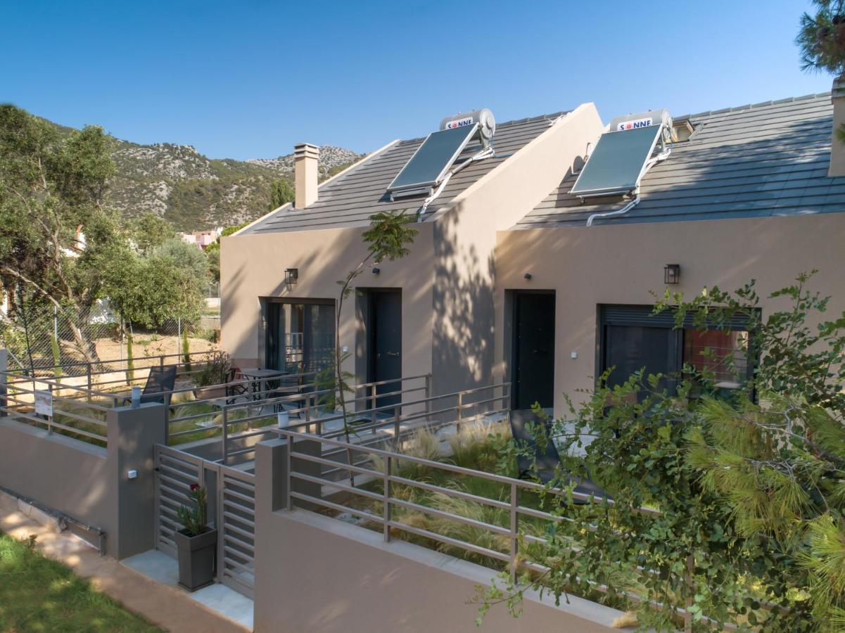Isida - cozy sea walk lodge with private garden - B&B
