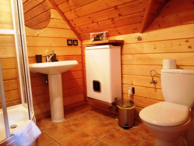 Twin Room with Private Bathroom
