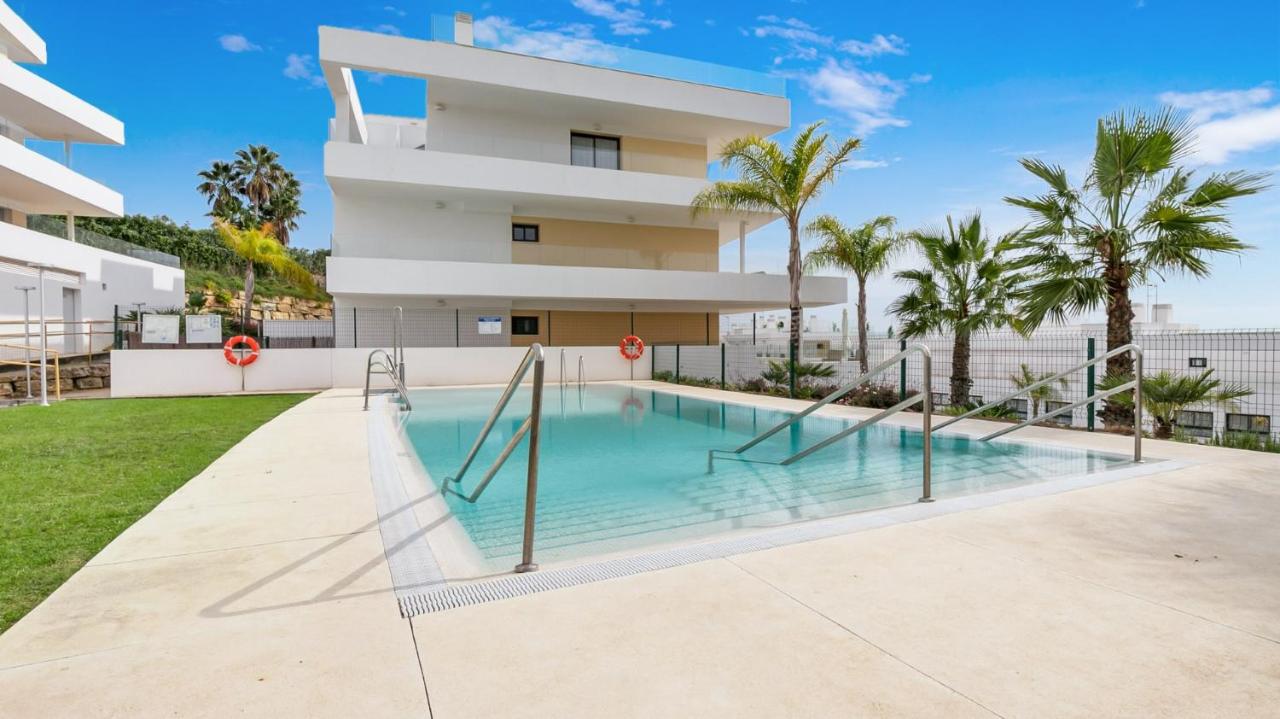 ViVi Homes - Roli Pool, Terrace, Golf & Beach - Ferienwohnung Estepona