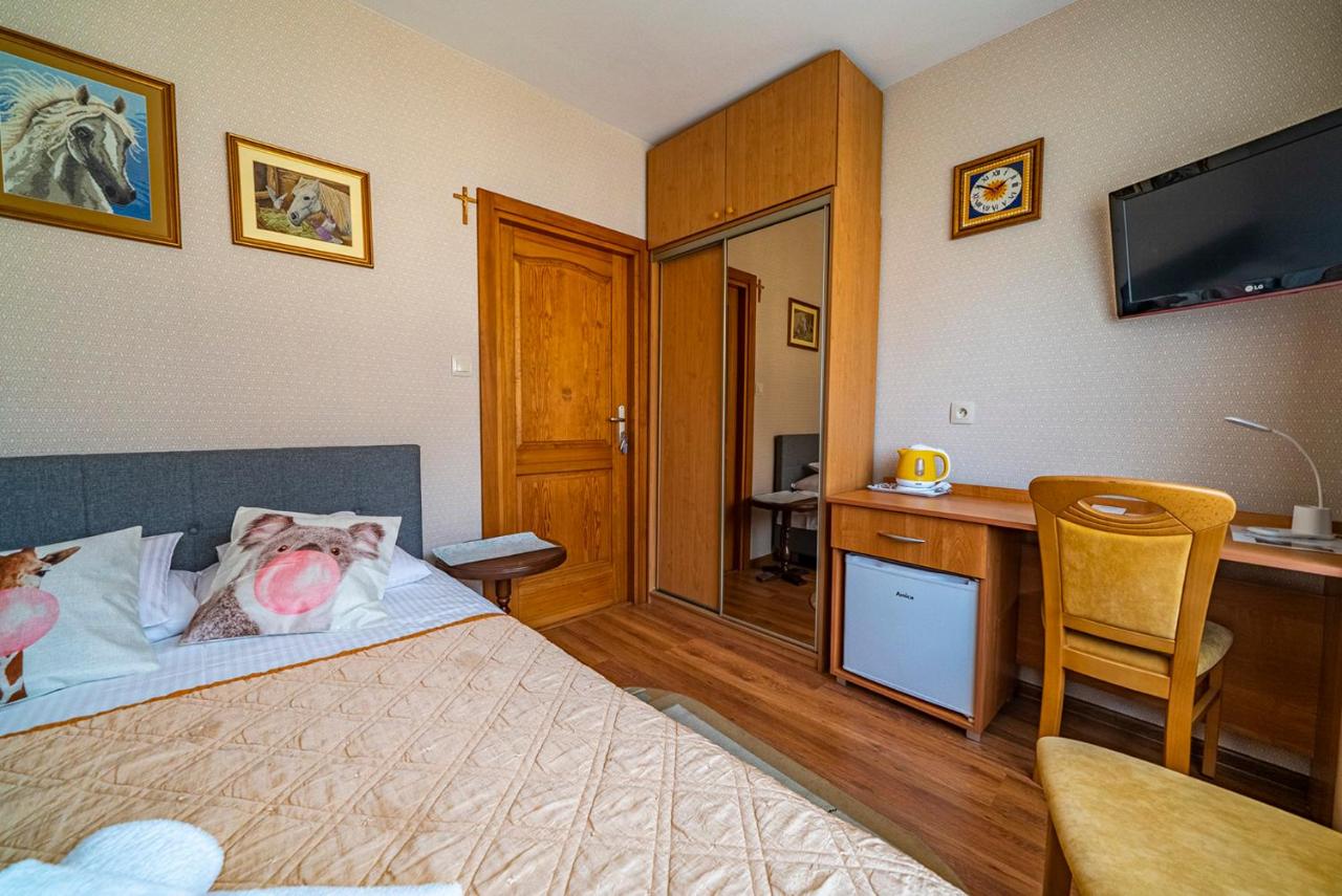 Double Room with Private External Bathroom