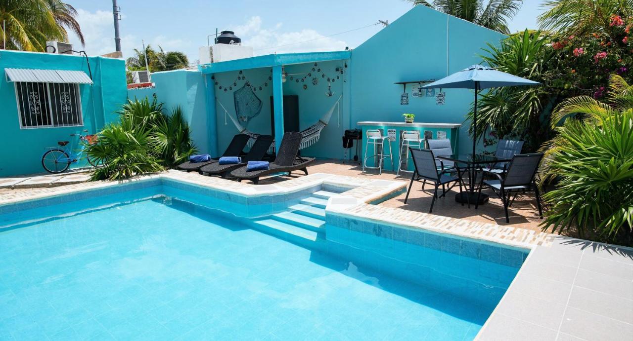 B&B Chicxulub Puerto - Cute Solar Panels house large pool with Waterfall km 8 - Bed and Breakfast Chicxulub Puerto
