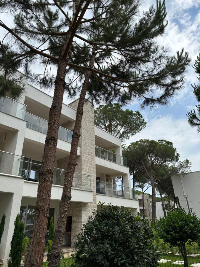 EME APARTMENTS - Kompleksi San Pietro, Gjiri i Lalzit - B&B