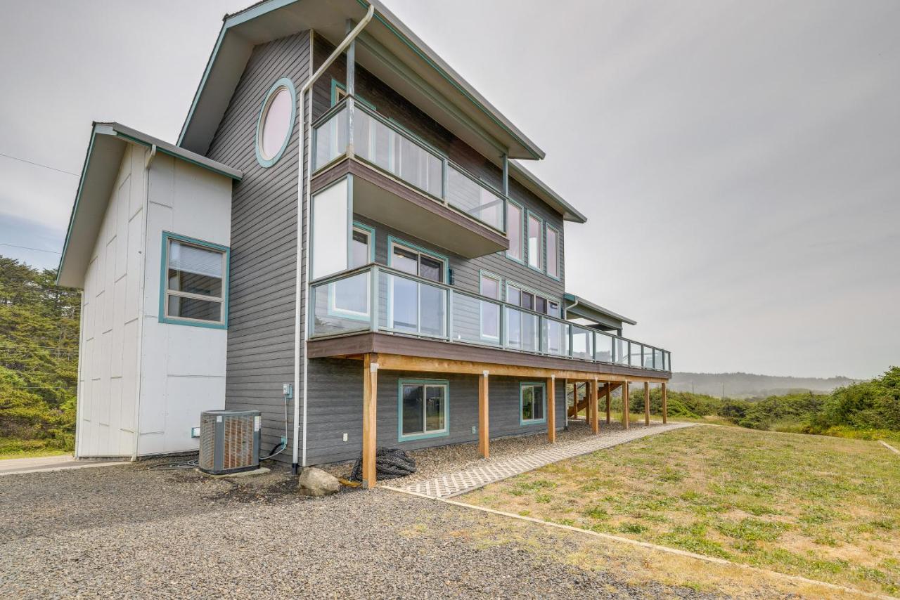 Oceanfront Home with Hot Tub, Sauna, 8 Mi to Newport - Chambres d’hôtes South Beach