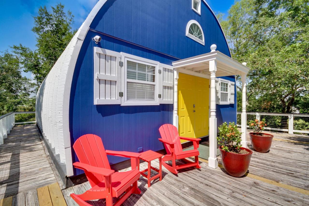 B&B Shoreline Park - Charming Bay St Louis Home Deck, on Canal! - Bed and Breakfast Shoreline Park