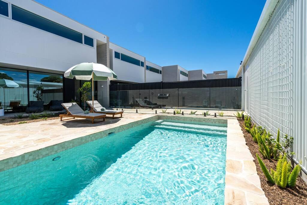 Reef House: Pool • Beachfront • Near Wineries - Chambres d’hôtes