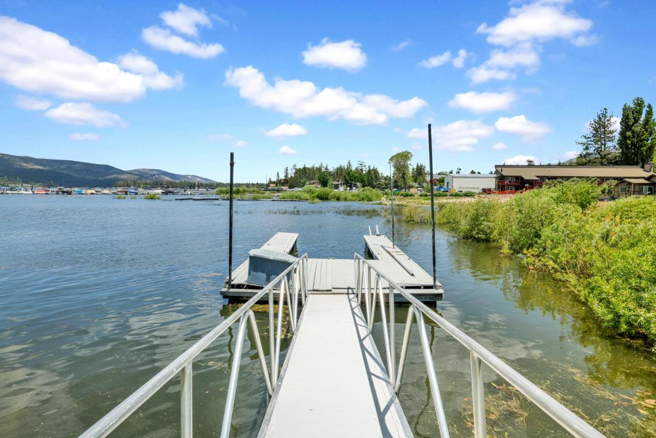 Lakefront Village Castle- Foosball- Boat Dock- - B&B Big Bear Lake