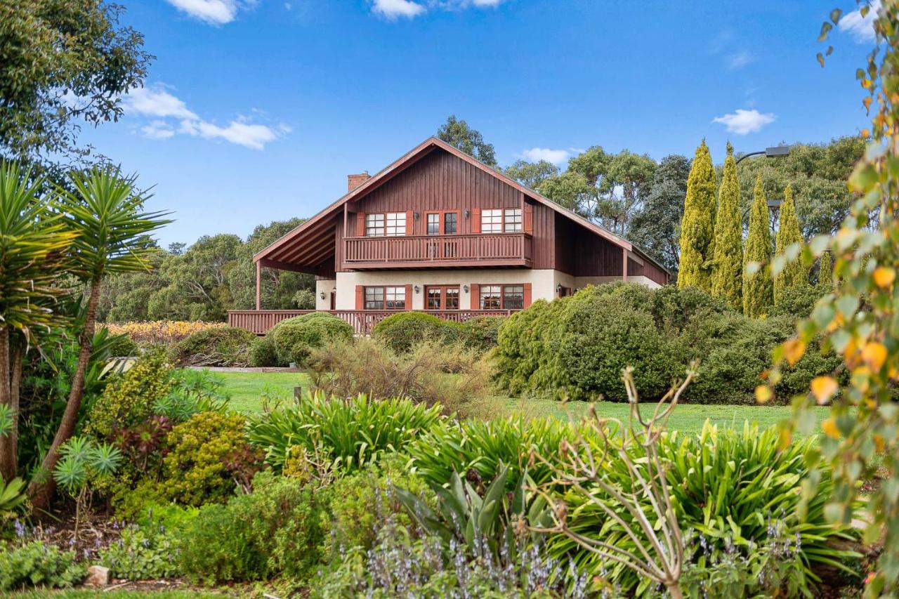 Northway Downs Estate Vineyard - B&B