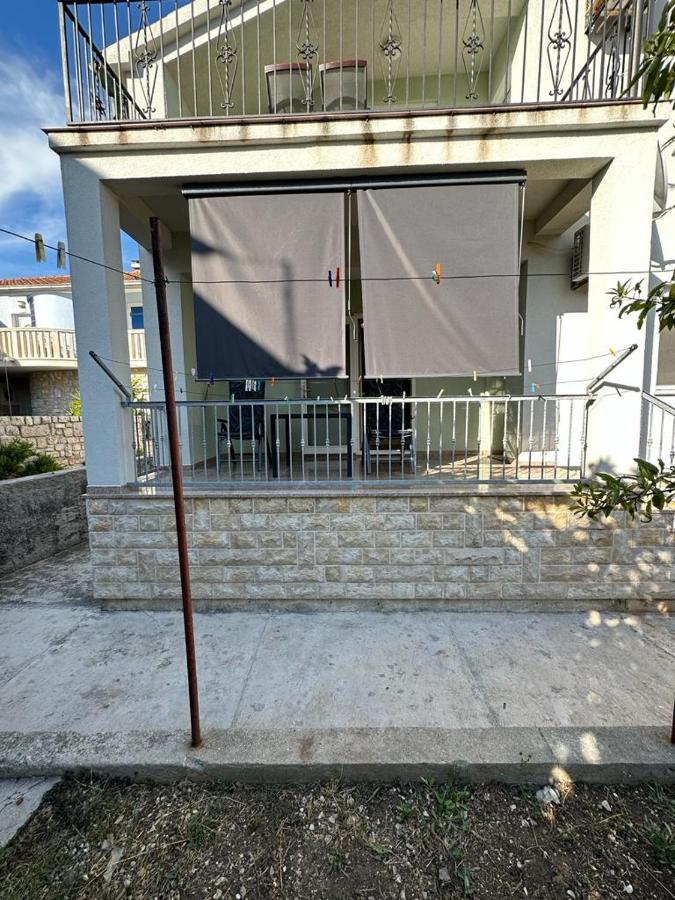 Studio mit Balkon