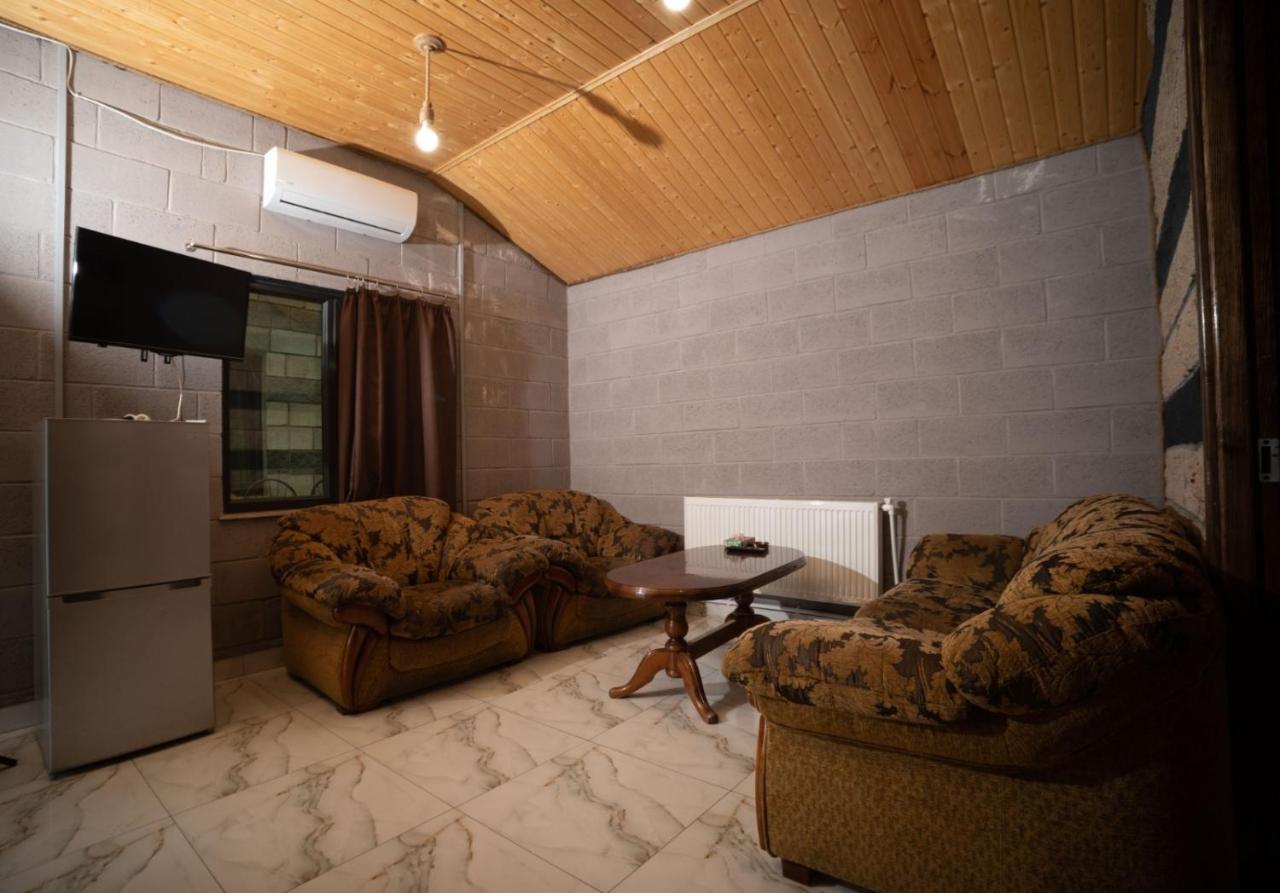 Familienzimmer mit Gartenblick