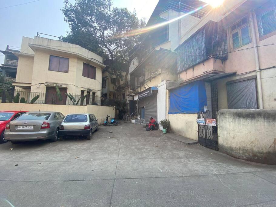 Bandra Studio Lokhandwala House, Near Carter Road, Palli Hill by Connekt Homes - Bed and Breakfast