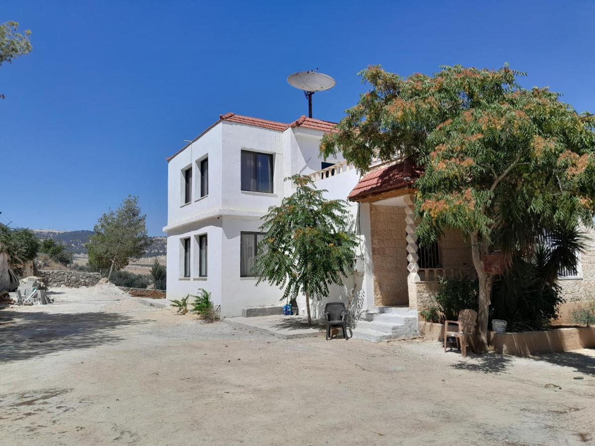 بوابة جرش الرومانيه الشماليه - B&B