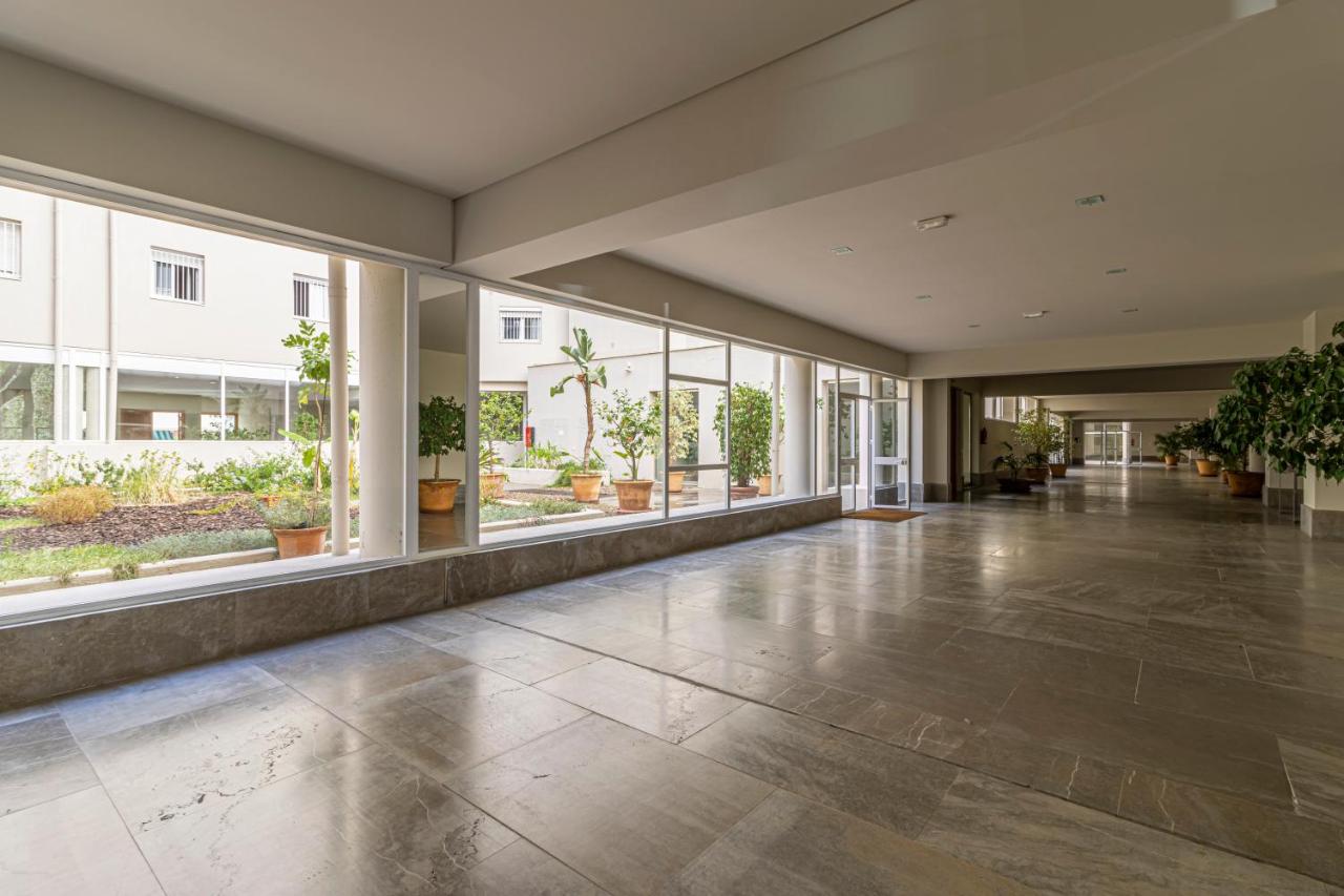 Allo Apartments Santo Domingo 2 Habitaciones - Parking - Bed and Breakfast Jerez de la Frontera