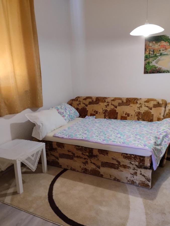 Twin Room with Private External Bathroom