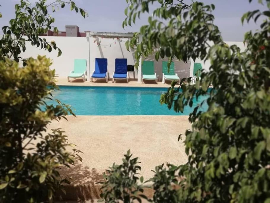 La case ronde avec Piscine -Ndayane - B&B