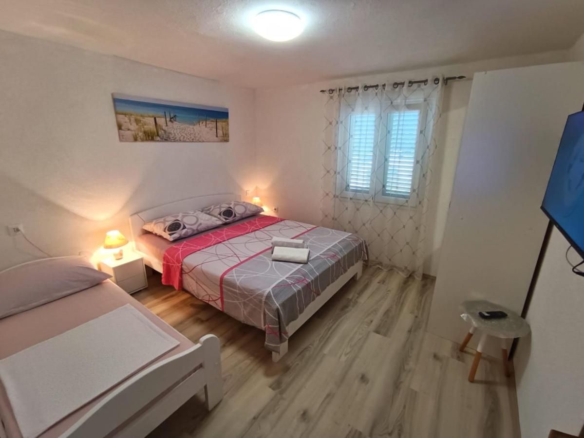 One-Bedroom Apartment with Patio (3 Adults)