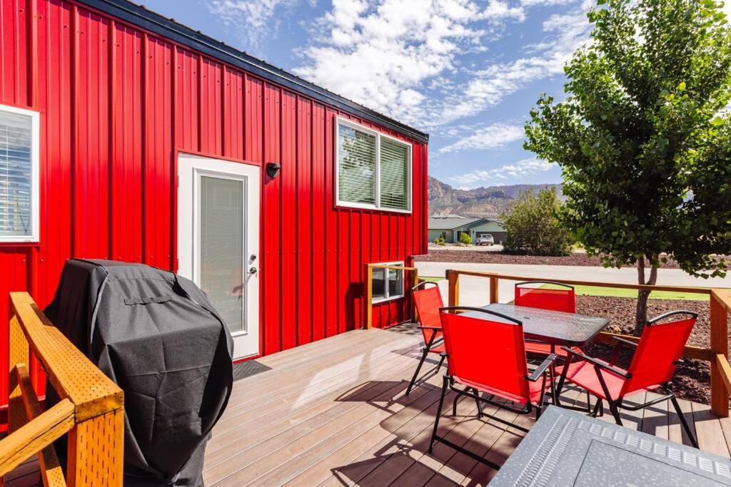 B&B Apple Valley - Tiny Home paradise with hottub - Bed and Breakfast Apple Valley