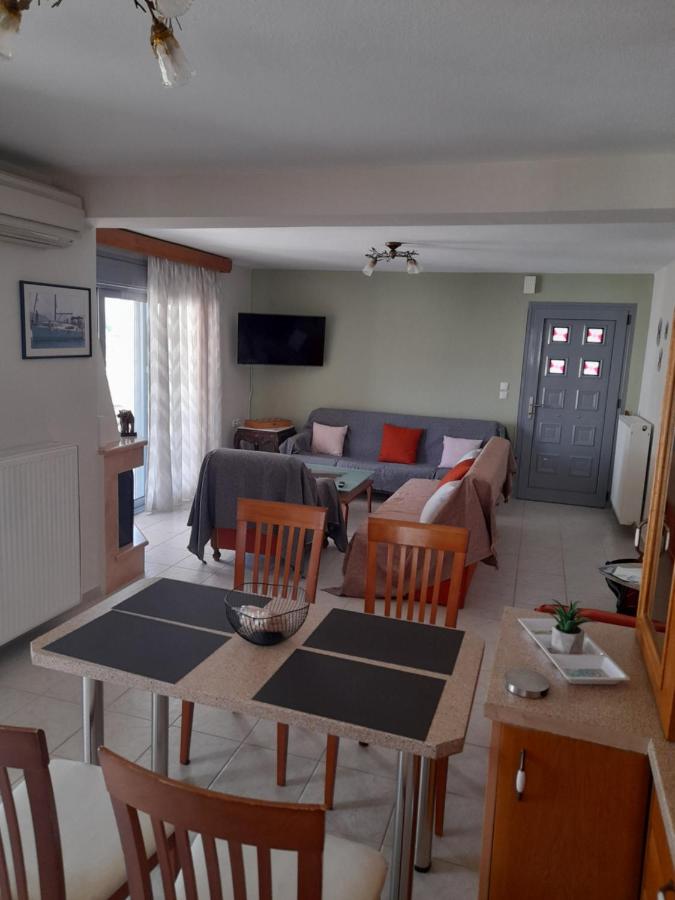 Dominikis appartment - B&B Nea Peramos