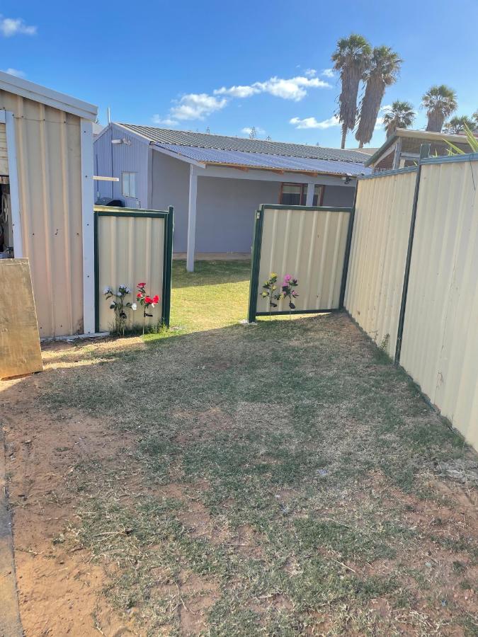 Central Shenton unit Outside Dog Friendly, near hospital - Ferienwohnung Geraldton