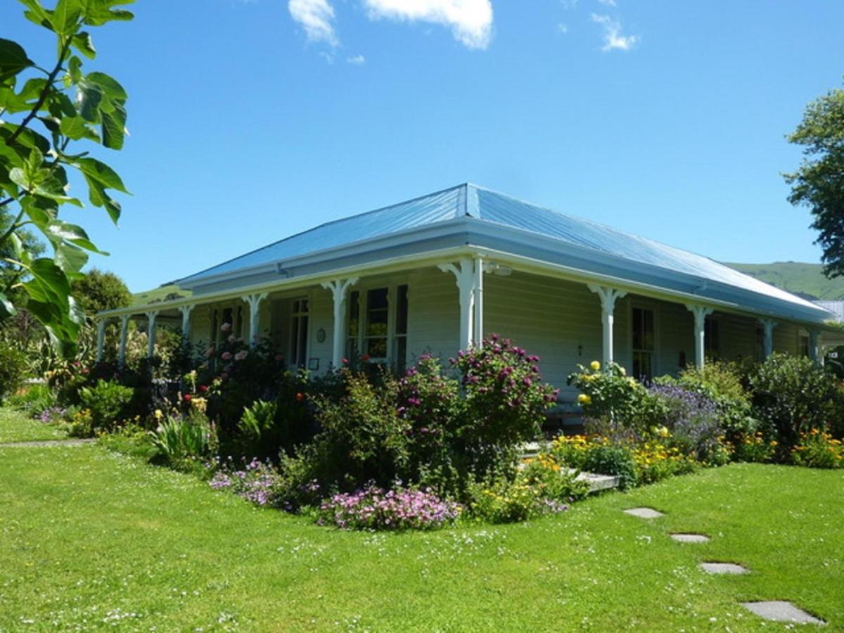 B&B Akaroa - Halfmoon Cottage - Bed and Breakfast Akaroa