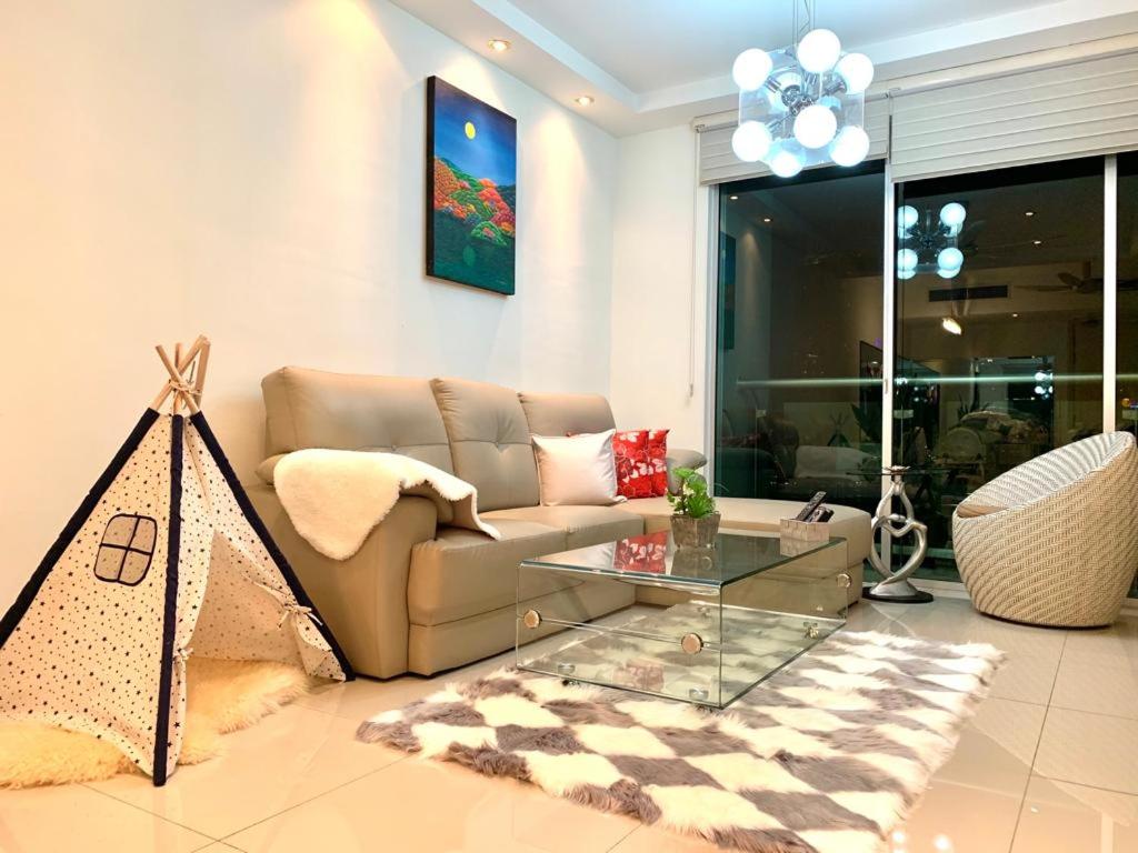 Apartment mit Balkon