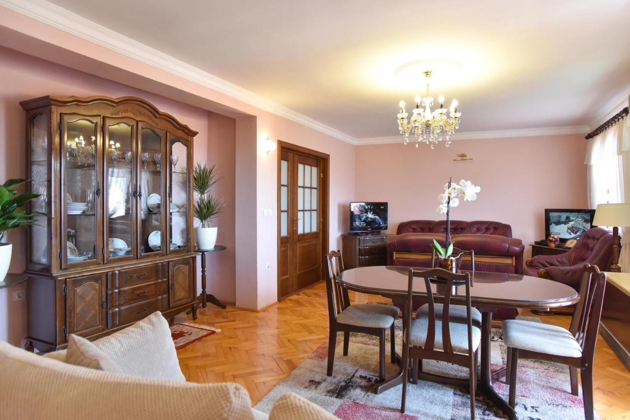 B&B Petrovac na Moru - Vila Apartments Lidija - Bed and Breakfast Petrovac na Moru