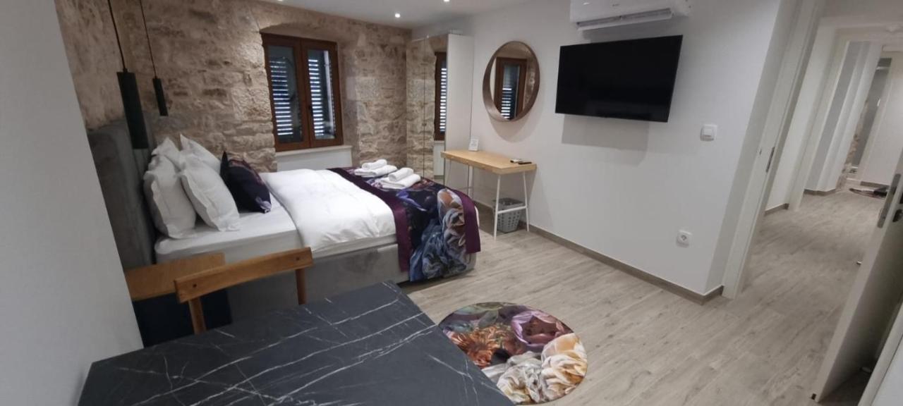 Wila properties doo Studio Christopher - Bed and Breakfast Split