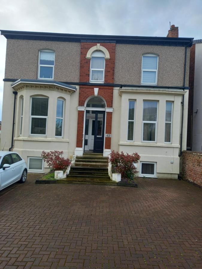 B&B Southport - Flat 4, 43 Part Street - Bed and Breakfast Southport