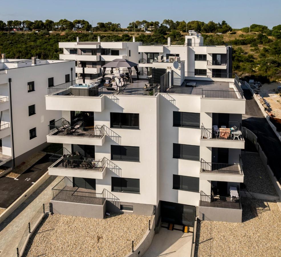 Apartment Skyline Retreat - Bed and Breakfast Zadar