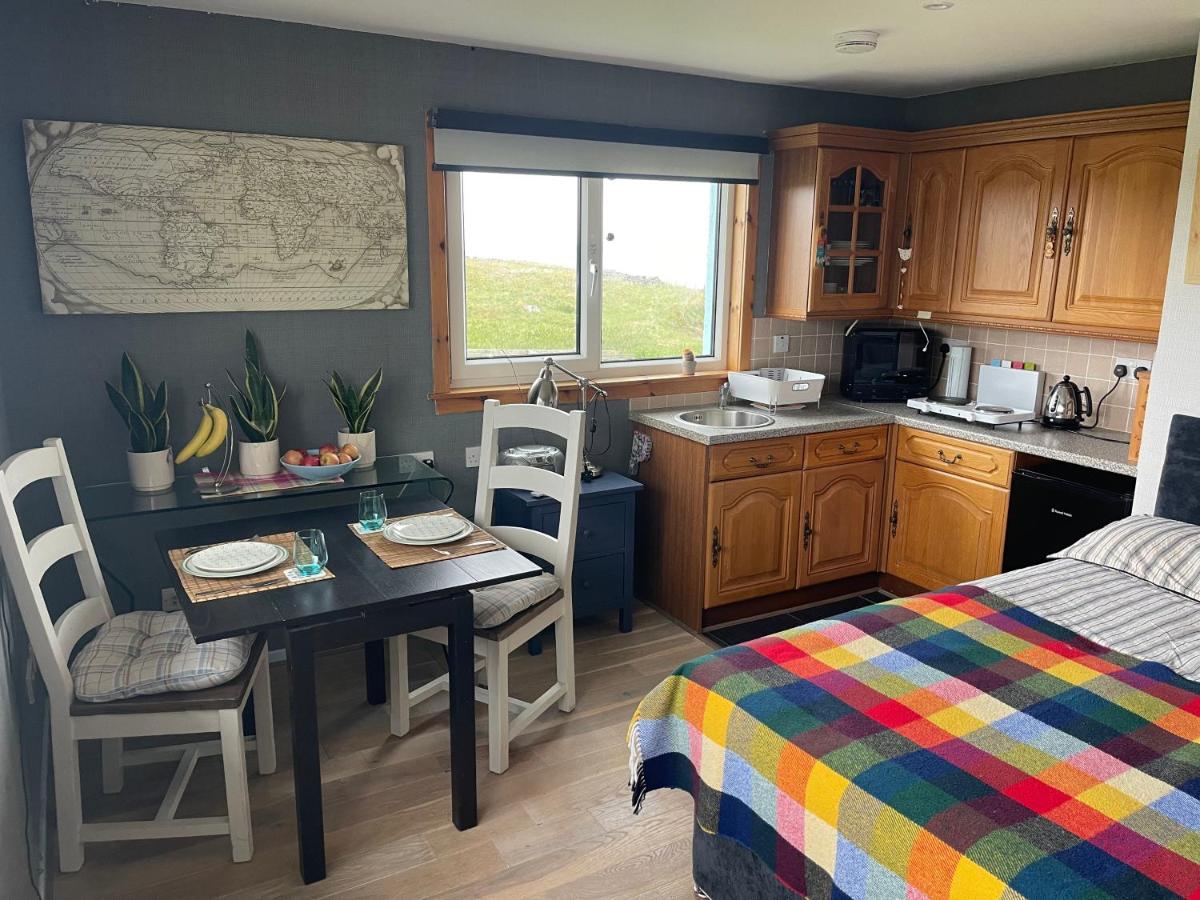 B&B Clachan - Music of the Sea- Isle of South Uist, HS8 5RF - Bed and Breakfast Clachan