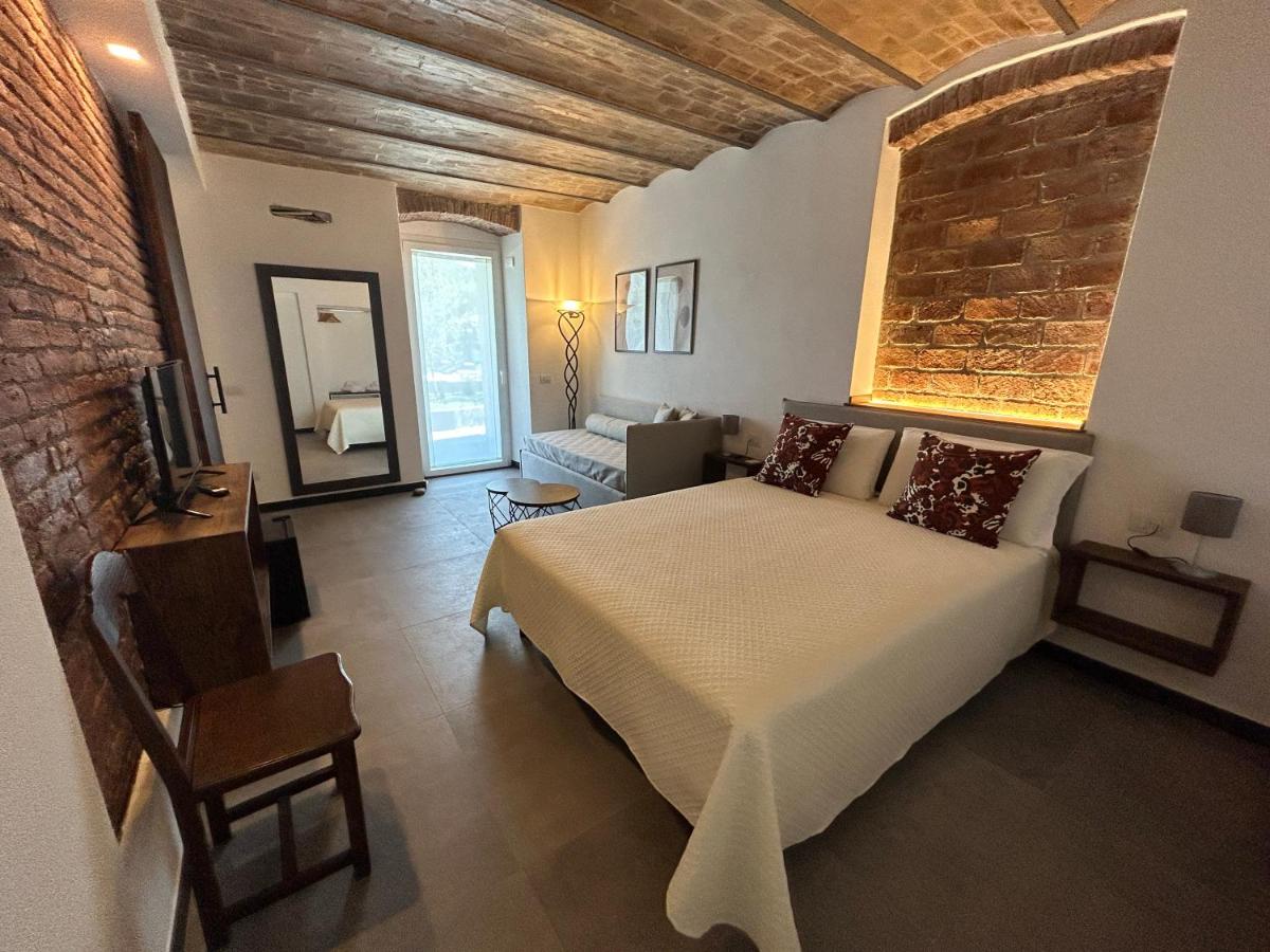 Suite Junior con vistas a la piscina 