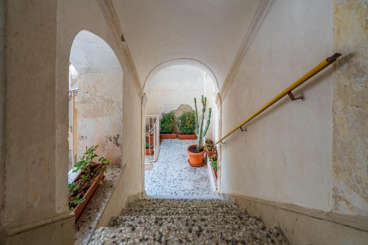 HOTIDAY Room Collection - Ortigia Opera - Chambres d’hôtes Syracuse