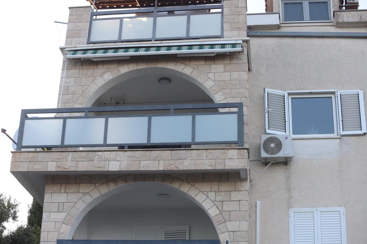 Apartment Relaxing sea view, Okrug Gornji - B&B