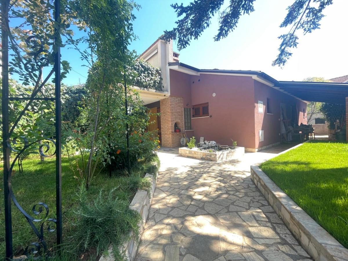 Aurelia - Jacuzzi Garden House - Ferienwohnung Banjole