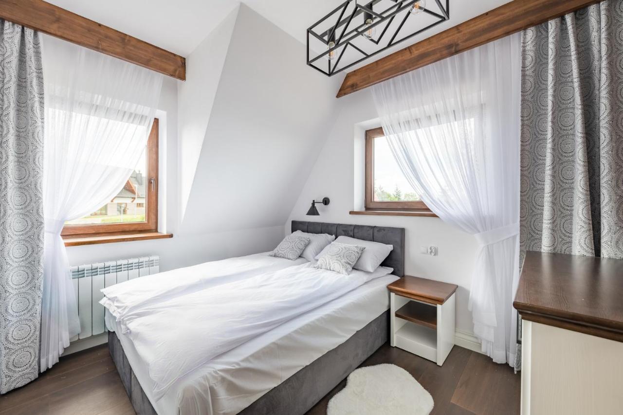 Deluxe One-Bedroom Apartment