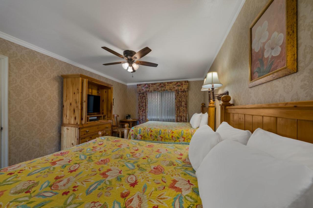 Standard Two Queen Beds