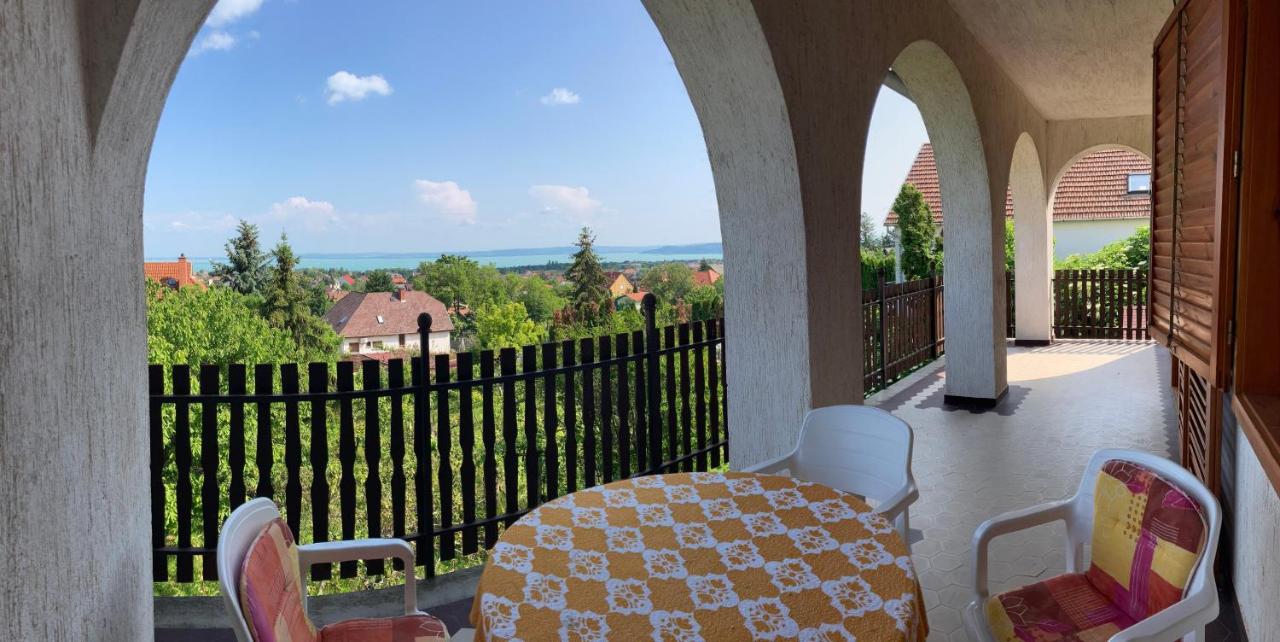 B&B Balatonfüred - Gyöngyvirág Szállás - Bed and Breakfast Balatonfüred