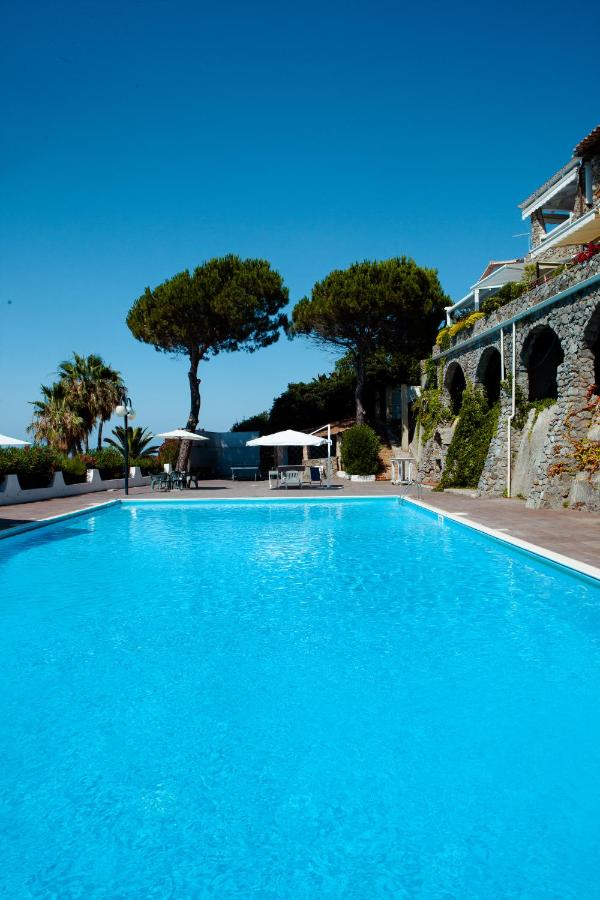 Villa Arianna (Parghelia, Calabria) - Bed and Breakfast