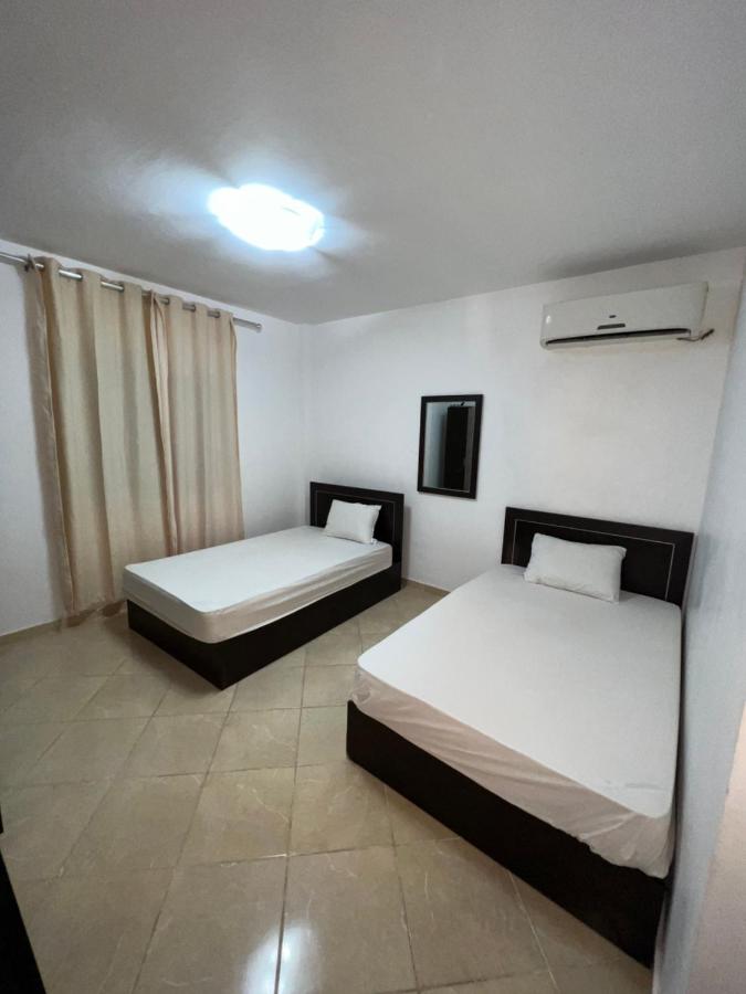 stella sidi abdelrhman 3 bedroom apartment for families only - Chambres d'hôtes El-Alamein